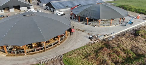 Boer Back erweitert seine nachhaltige Future Farm um zwei Roundhouses aus Holz